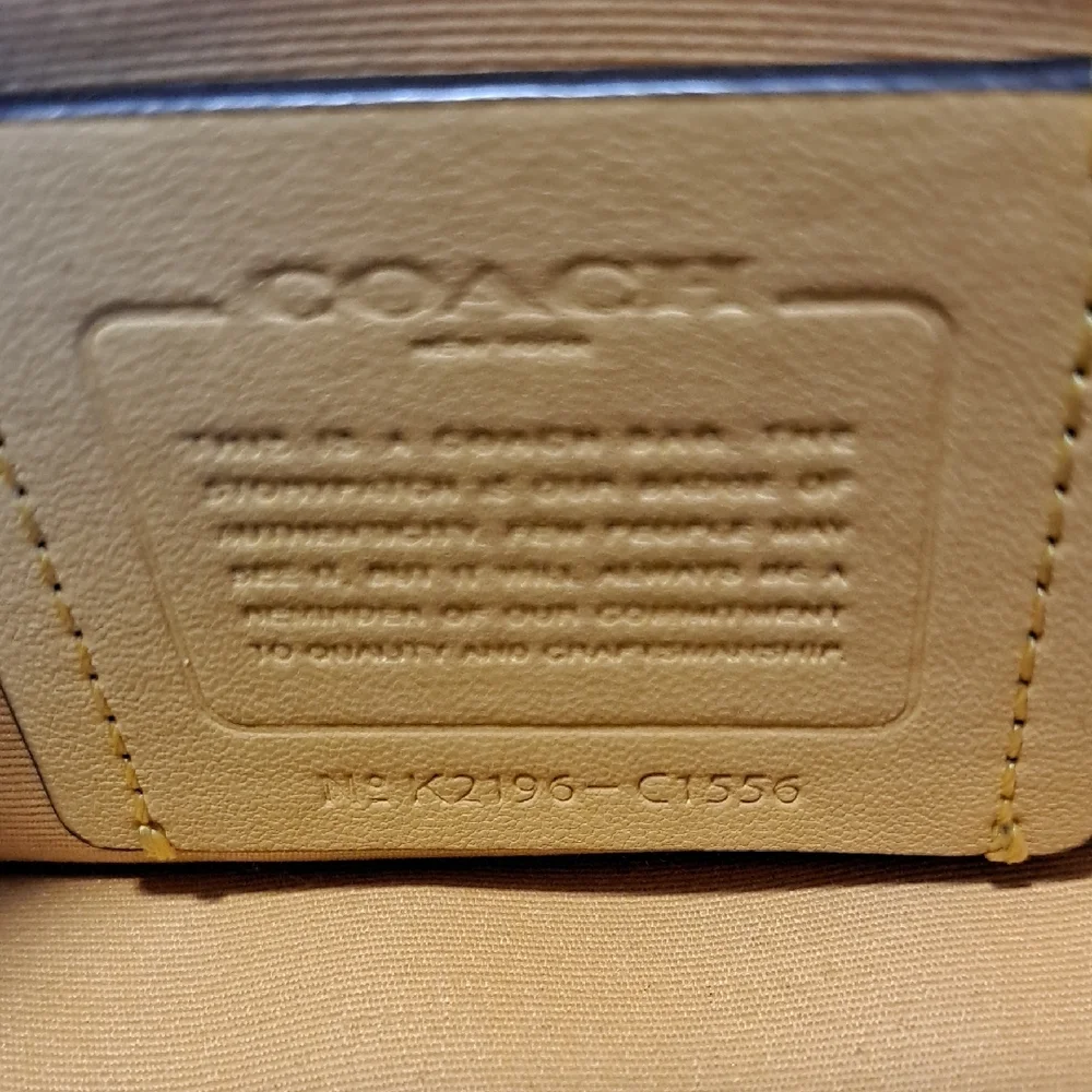 Coach Yellow Crossbody Bag with Zipper and Adjustable Strap - Picture 2 of 7